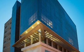 جلوريا ان الرياض